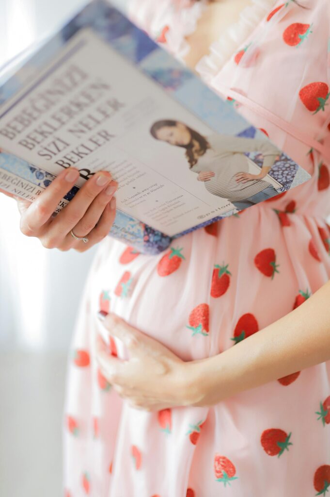 causes of urinary incontinence in females